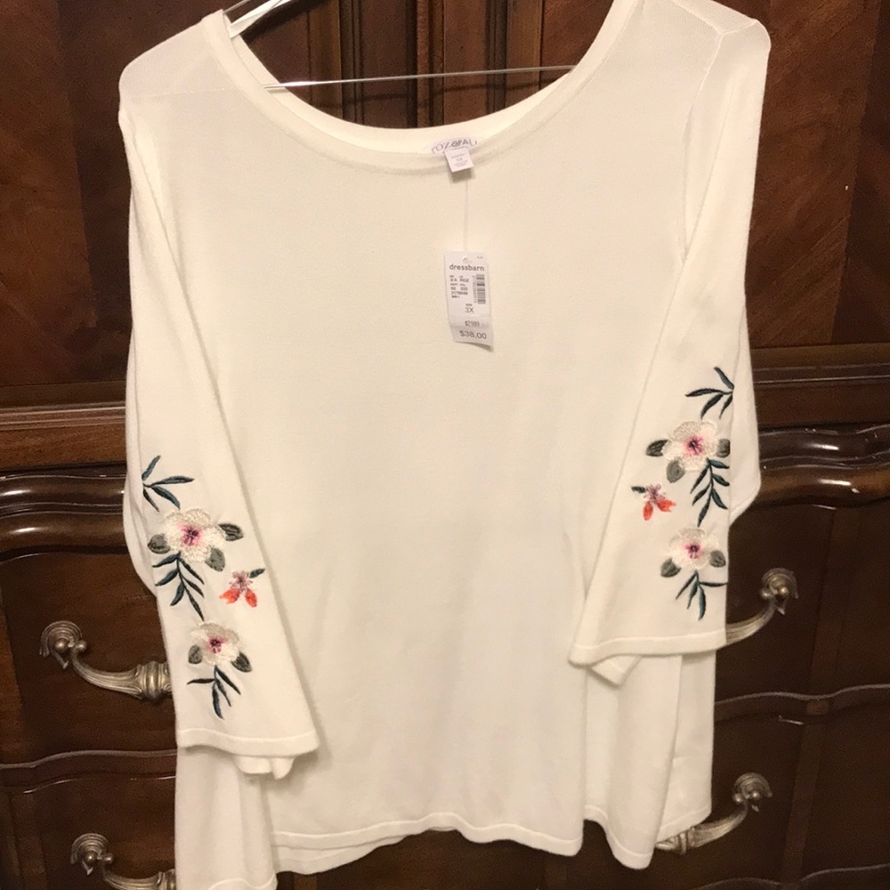 Beautiful dress barn sweater